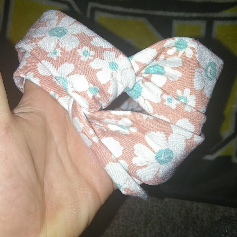 Revirsable head band